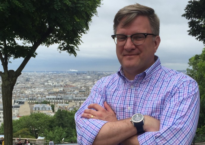 informal photo of Professor Chuck Morris in Paris