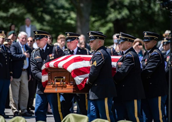 WWII Veteran, Syracuse Alumnus Laid to Rest in Arlington National Cemetery 77 Years Later