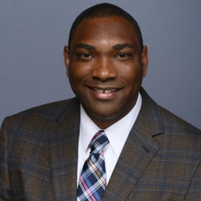 Living the Dream: Harold Kuntz G’08 on Covering the Super Bowl