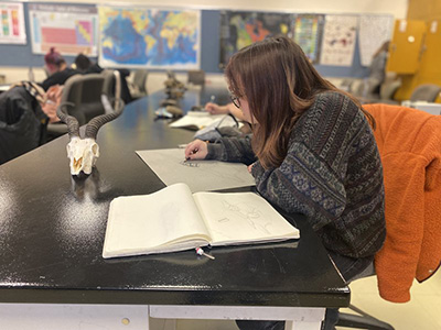 Through A&S-VPA Collaboration, Students Gain Unique Opportunity to Draw Modern and Ancient Lifeforms