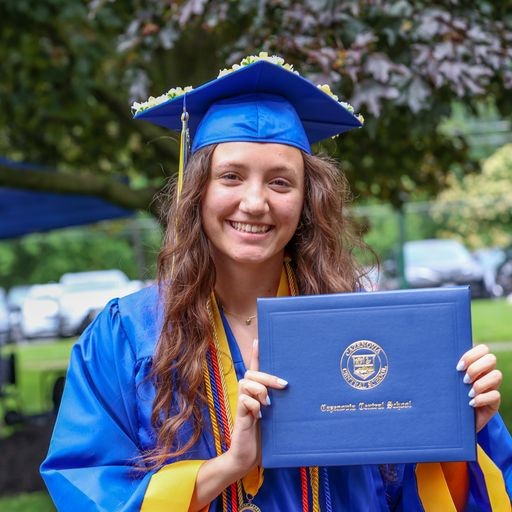 High School graduate Hannah Ruddy