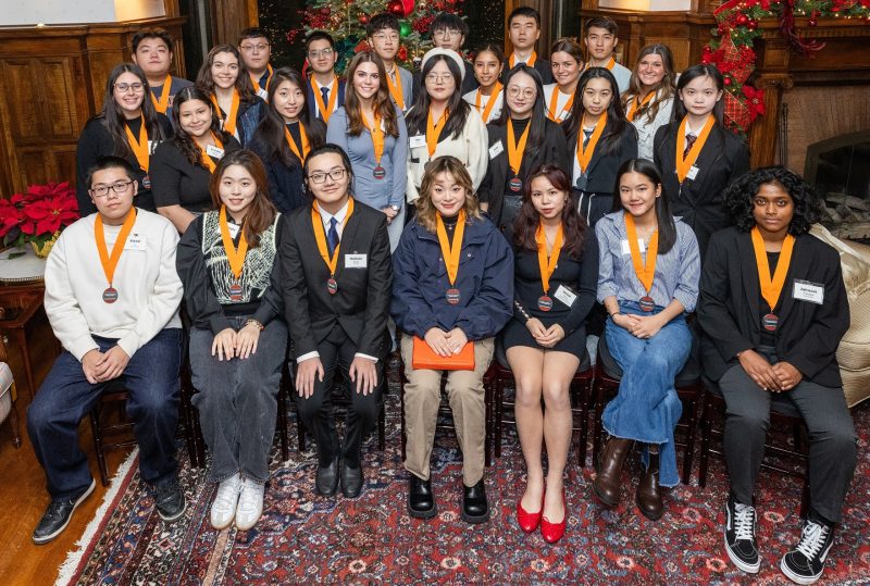 Syracuse University Honored With 2024 Senator Simon Spotlight Award for Campus Internationalization