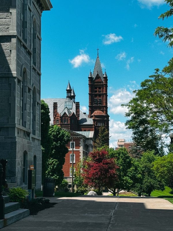 Syracuse University Extends Test Optional Policy for Students Applying for Fall 2026 Admission