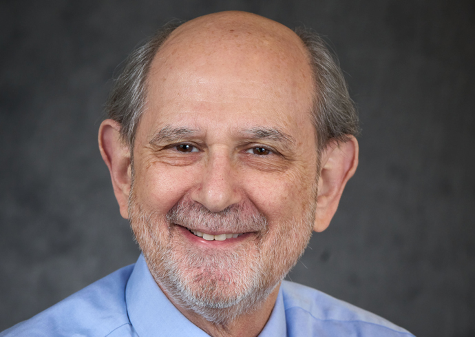 Maxwell’s Robert Rubinstein Honored With 2025 Wasserstrom Prize for Graduate Teaching